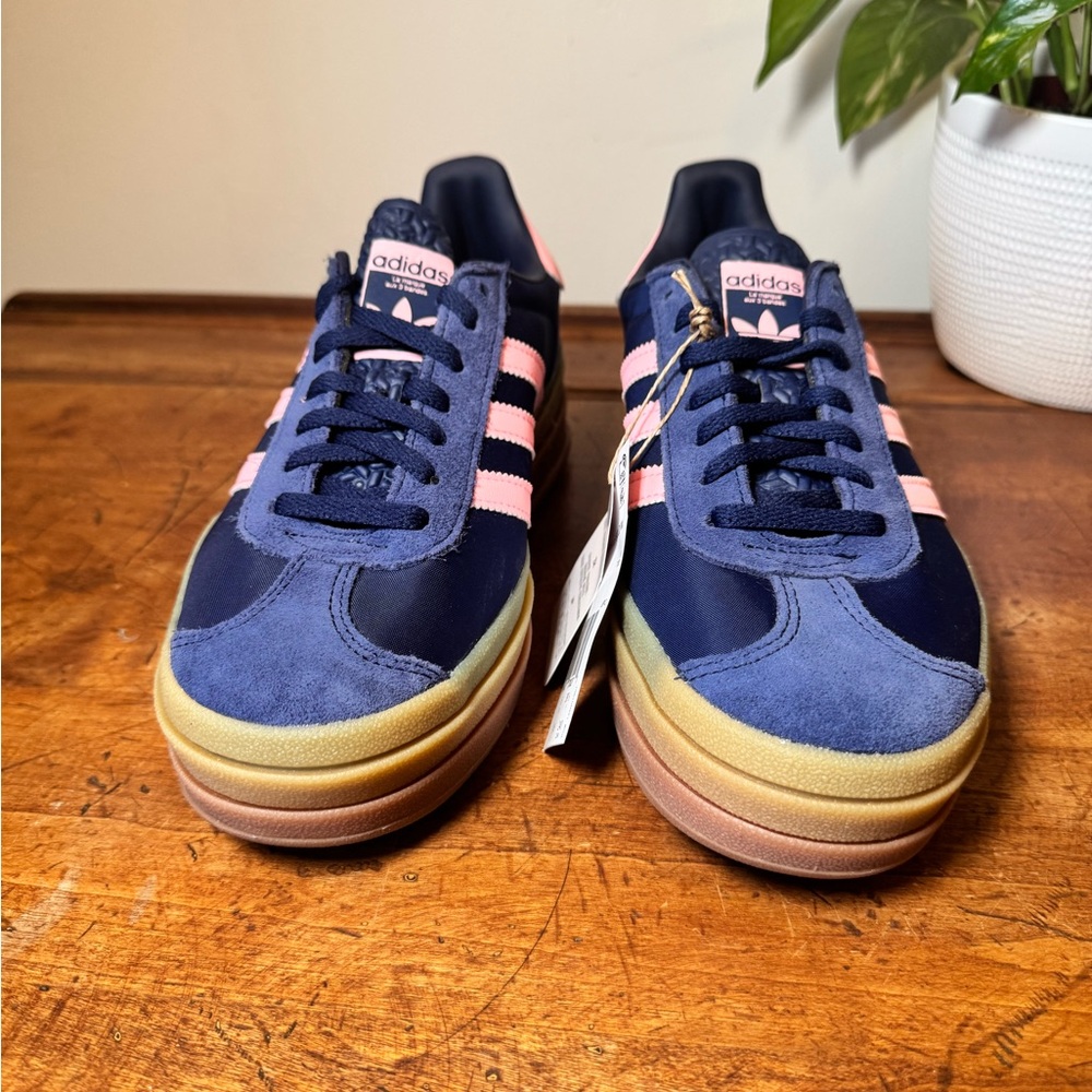 NWT Adidas Women's Blue and Pink Sneakers, Size 7.5 - Picture 7 of 10